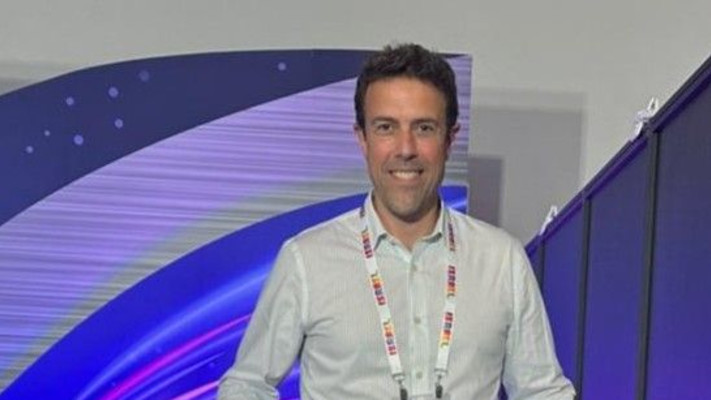 משה תנך, מנכ''ל Neureality מקבל את הפרס בתערוכת InnoVEX 2025 בטייוואן (צילום: Neurelity)